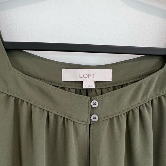 LOFT Long Sleeve Green Blouse - Picture 5 of 9